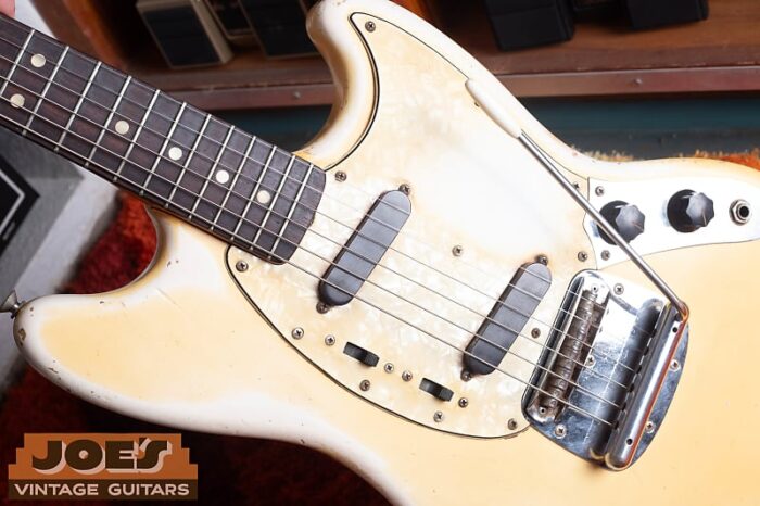 Fender Mustang 1972 - One Owner! White - Image 6