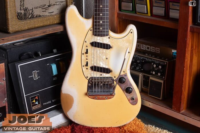 Fender Mustang 1972 - One Owner! White