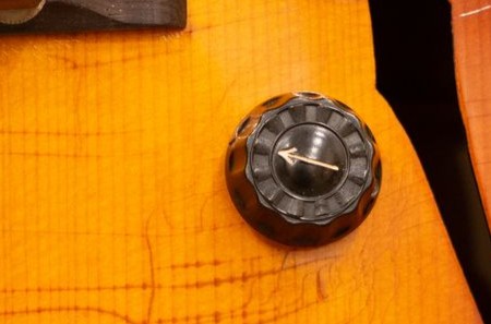 Gibson Bakelite knobs from the 1930s — early pre-war synthetic plastic knobs used on Gibson electric instruments from 1926 through 1946