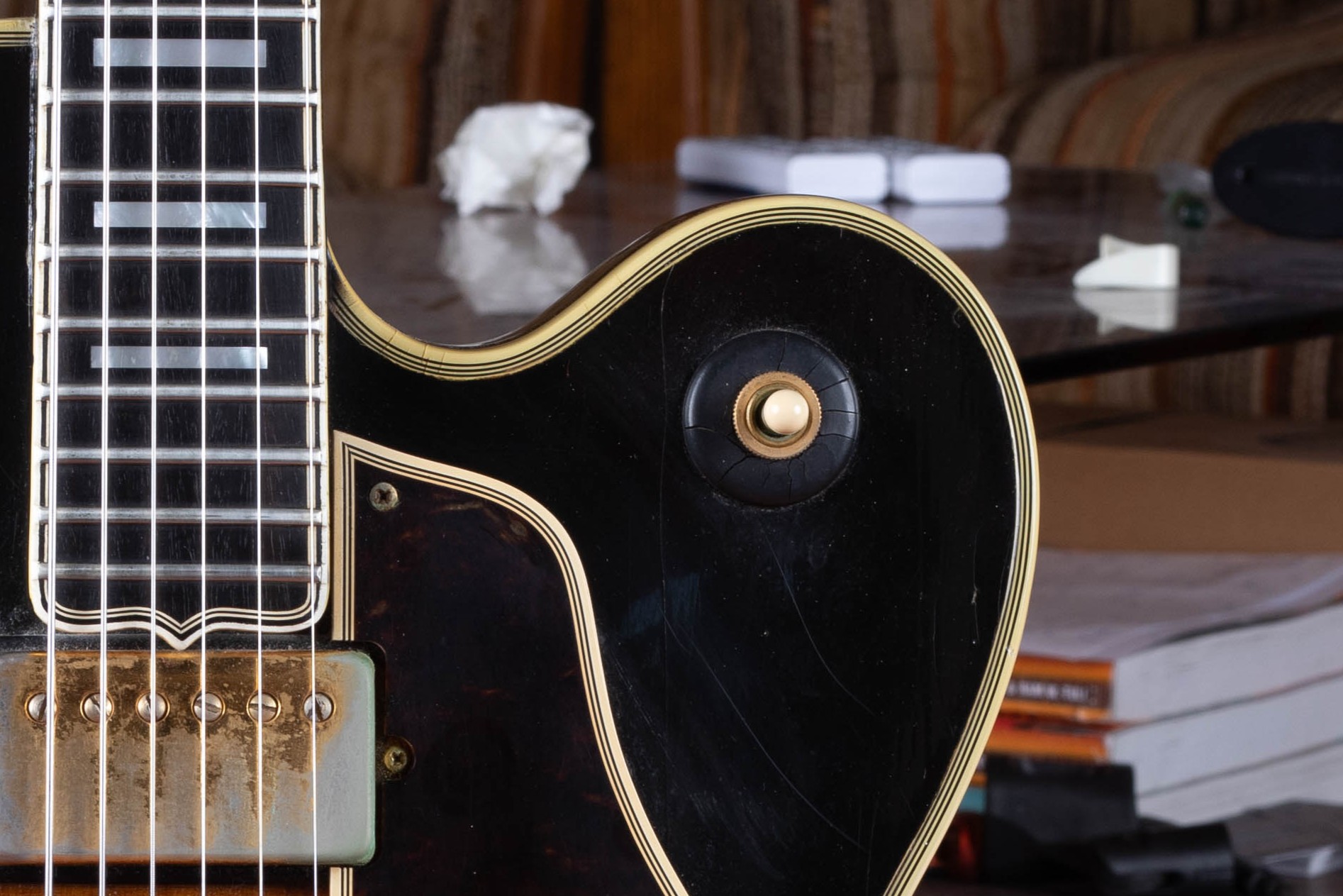 Gibson Byrdland Venetian rounded cutaway close-up — original 1955–1960 and post-1969 body style