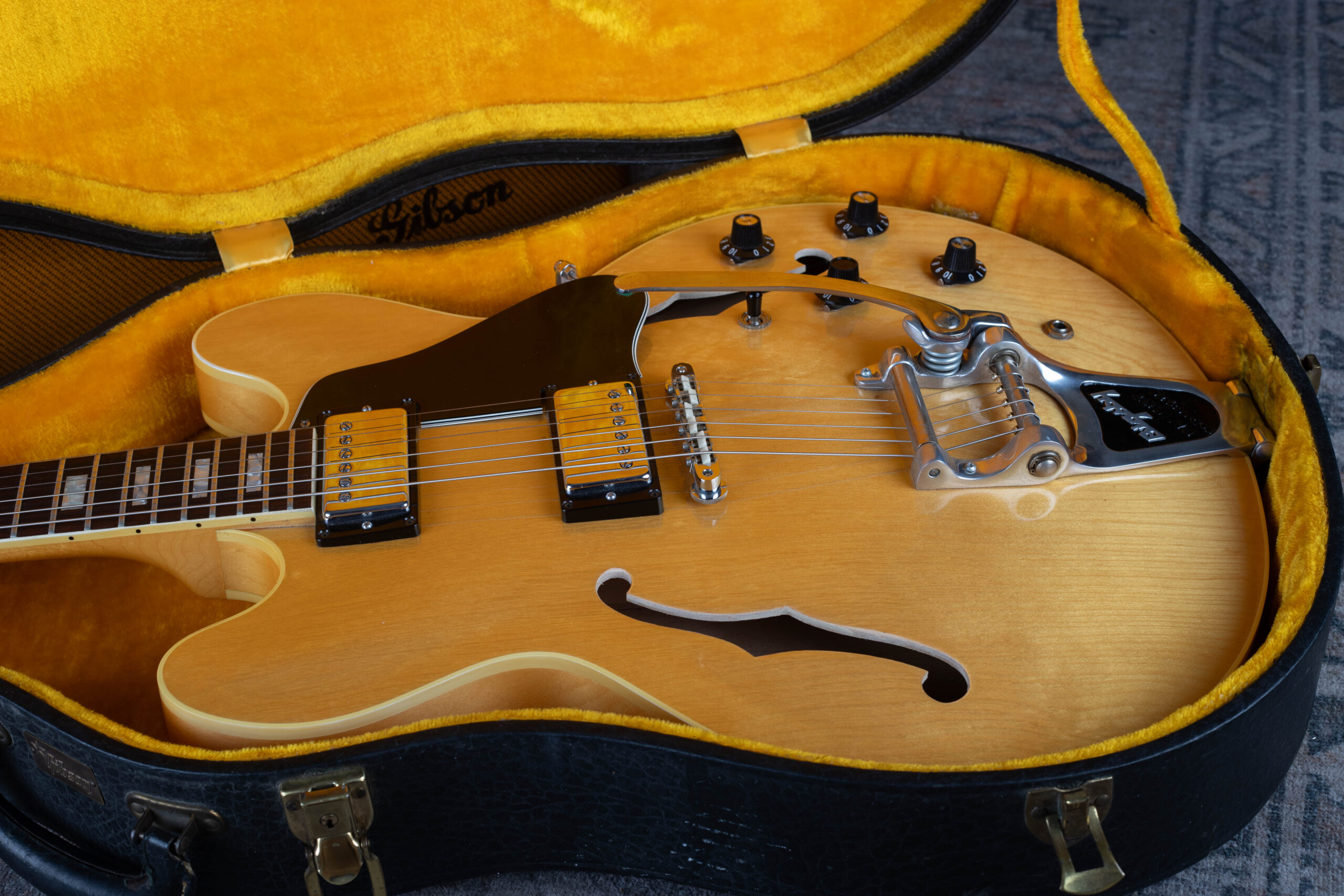 Chrome hardware on a 1969 Gibson — the brighter cooler silver finish that replaced nickel from 1965 onward