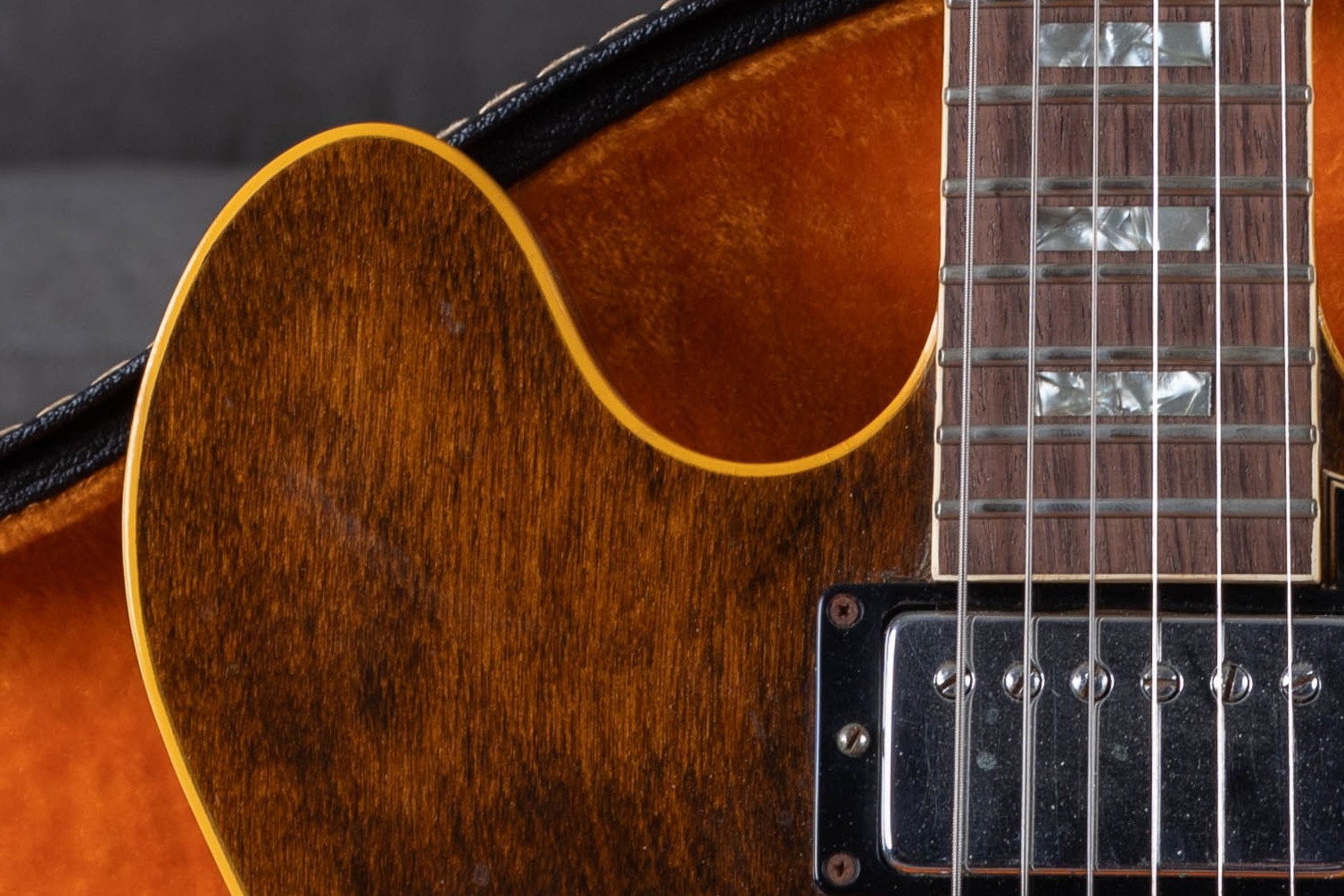 Gibson ES-335 pointed cutaway horns 1962 and later