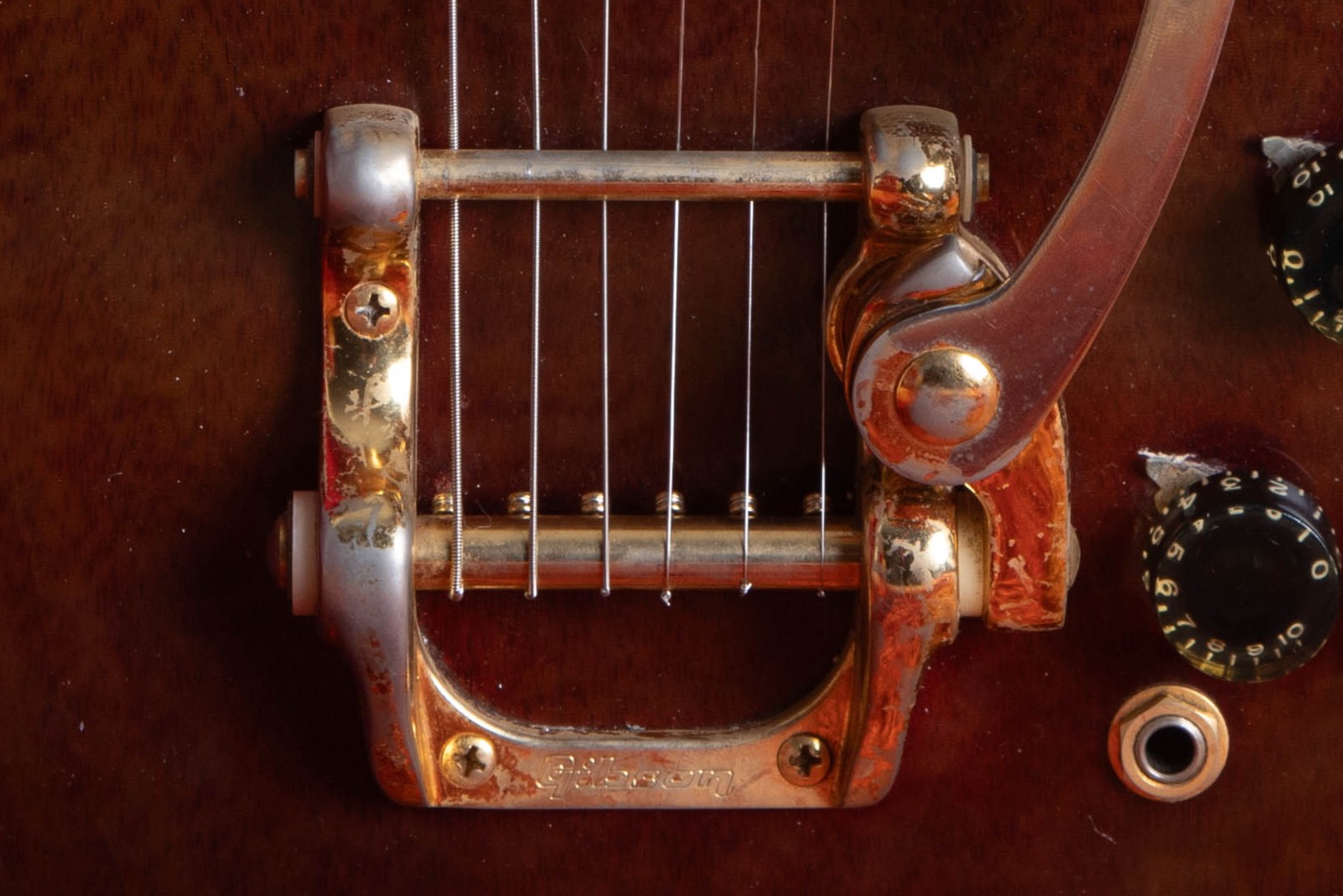 Gibson SG factory fitted Bigsby vibrato 1972 Norlin era