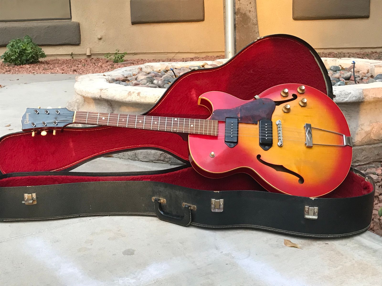 1960s Gibson ES-125 TDC in Cherry Sunburst finish — thinline body, dual pickups, Florentine cutaway