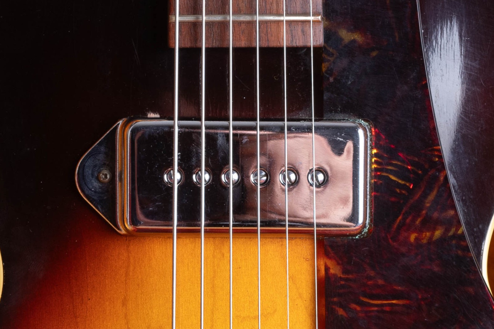 Gibson ES-125 P-90 pickup with chrome cover