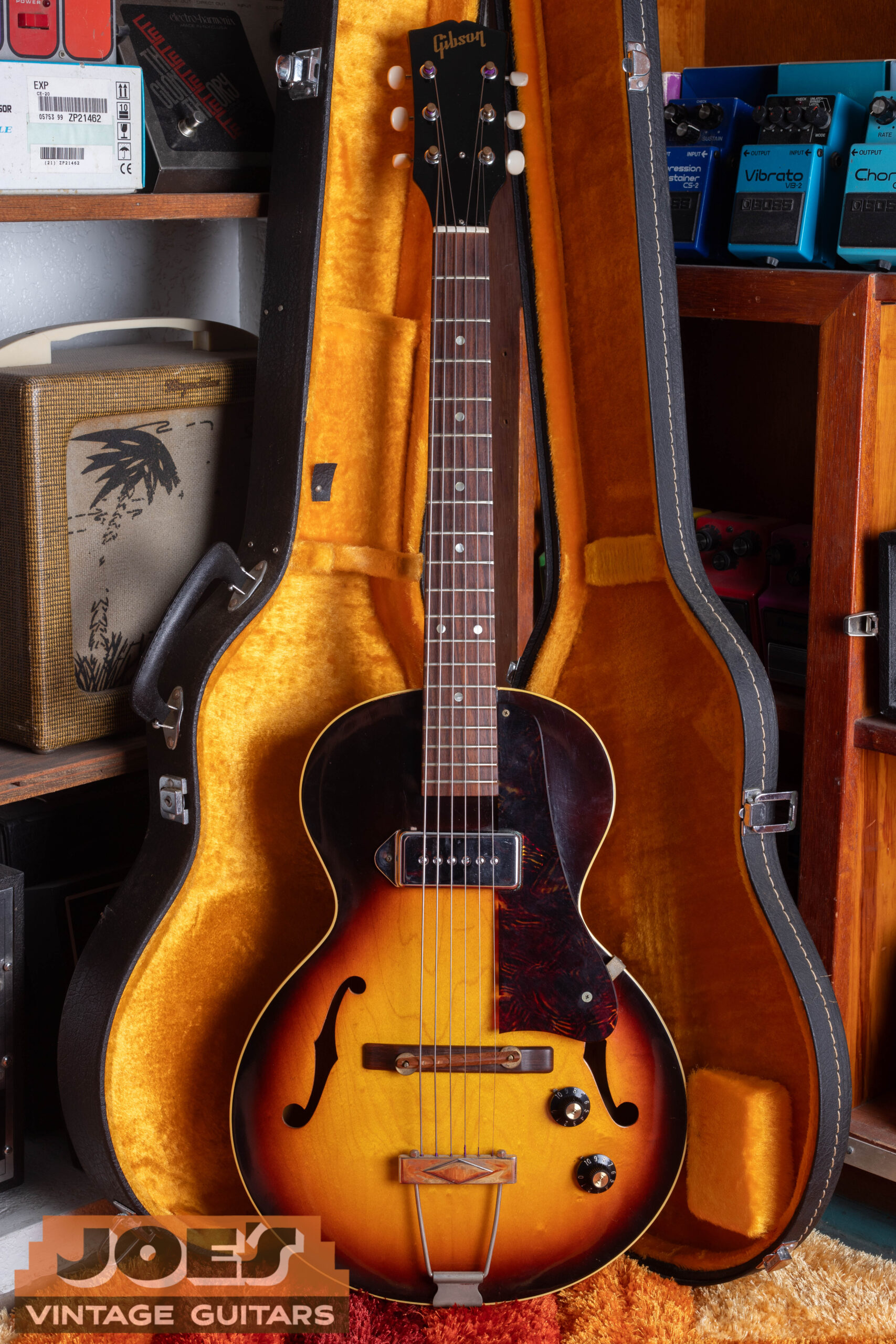 Gibson ES-125 3/4 short-scale student model — notice the shorter neck and smaller body compared to a full-size ES-125